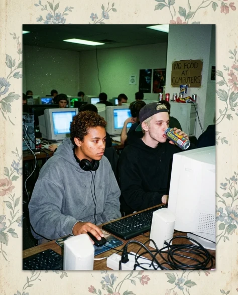 Nostalgic Flash — Late 90s Internet Café 1