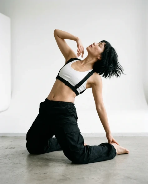 3x3 Minimalist Dance Editorial Grid 6